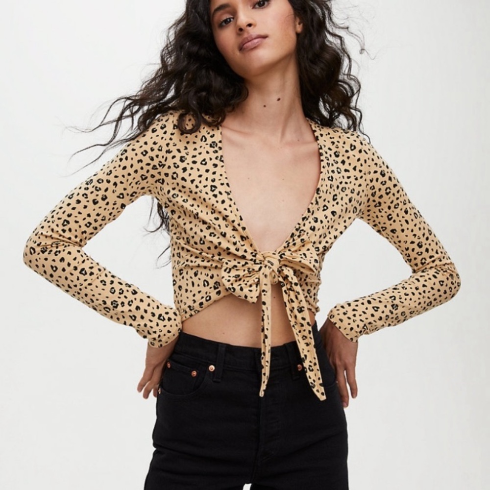 COPY - Sunday Best Aritzia Cheetah Tie Long Sleeve Top